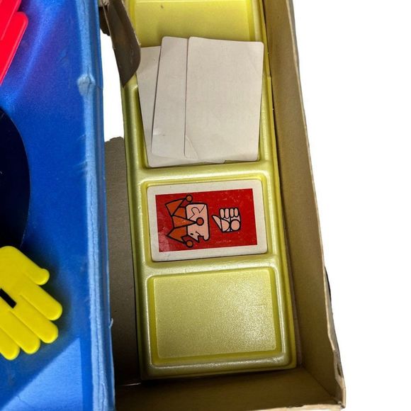 Hands Down Game - Colorful Kids' Puzzle - Picture 13 of 14